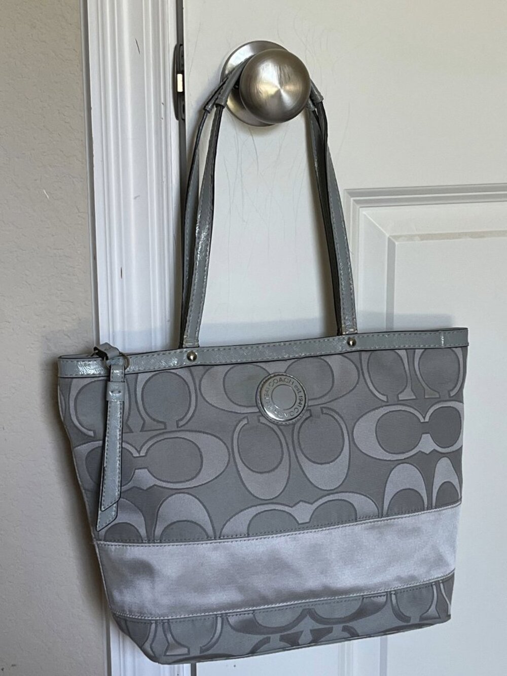 EUC Coach F19428 Signature C Satin Stripe Gray Tote